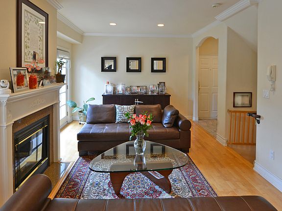 5th image of 1253 Granville Ave #101