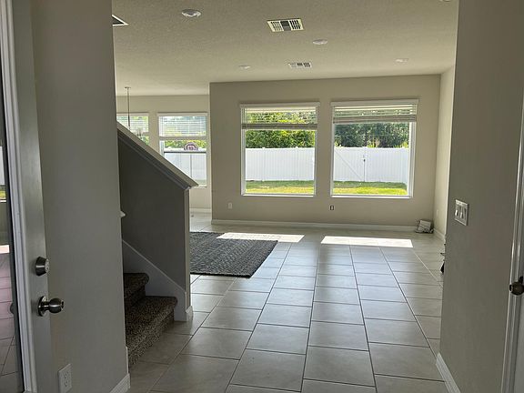 5th image of 3648 Sweet Buttercup Dr