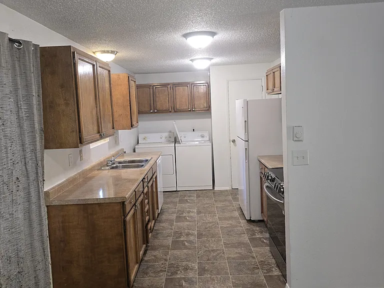 9625 Evergreen Valley Rd SE #B — Photo 15