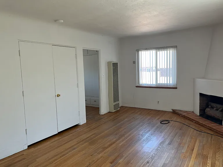 Super Cool Mid-Century Modern East Nob Hill Penthouse Suite with Views — Photo 29