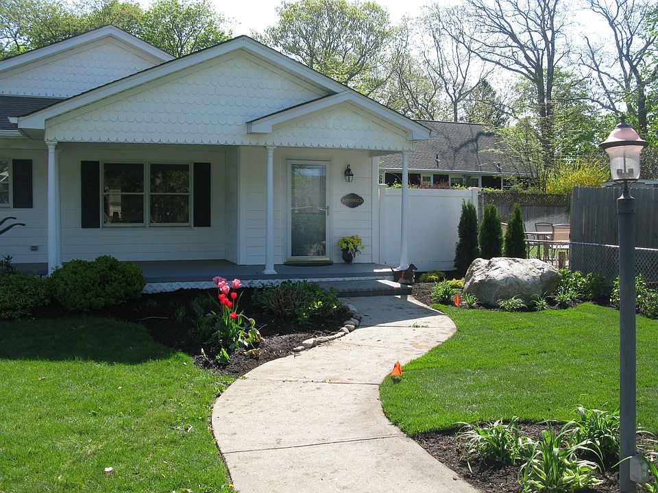 1st image of 235 2nd Ave