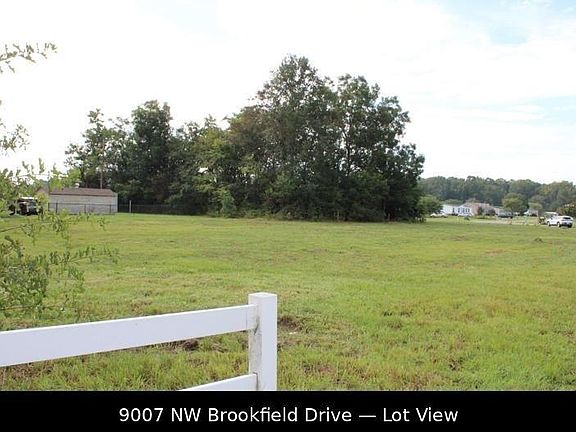 3rd image of 9007 Brookfield Dr