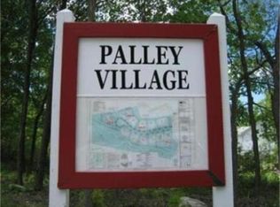 16 Palley Village Pl, Amherst, MA 01002