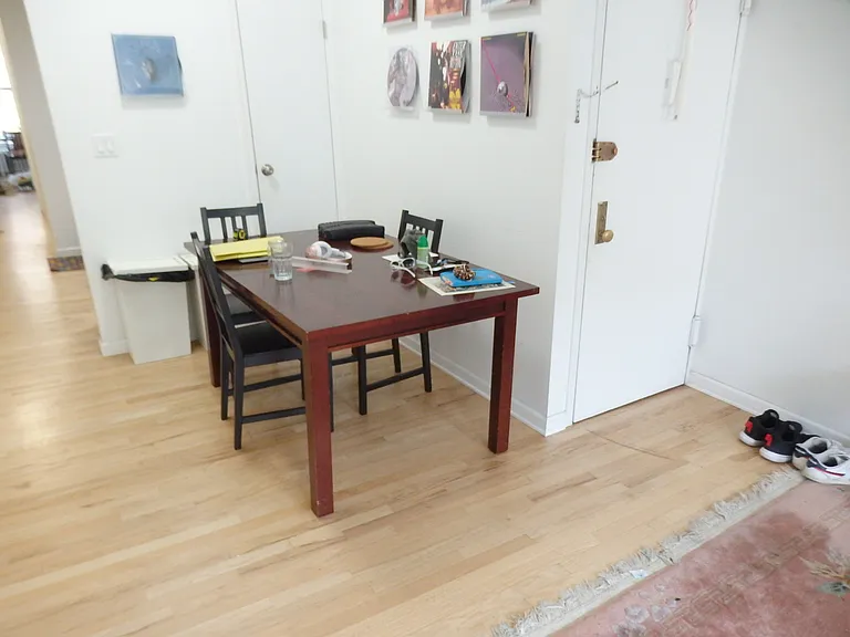 415 W 47th St #3W — Photo 6