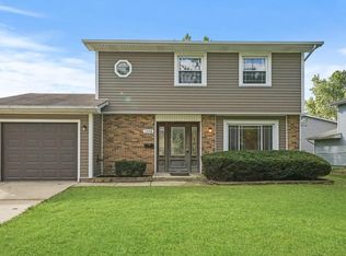137 E Stevenson Dr, Glendale Heights, IL