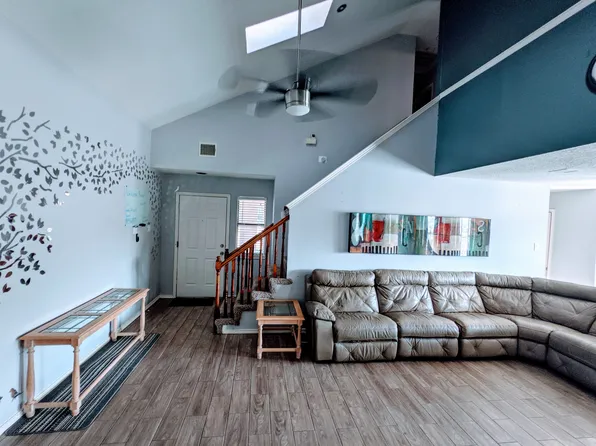 1915 Geary St, Garland, TX 75043