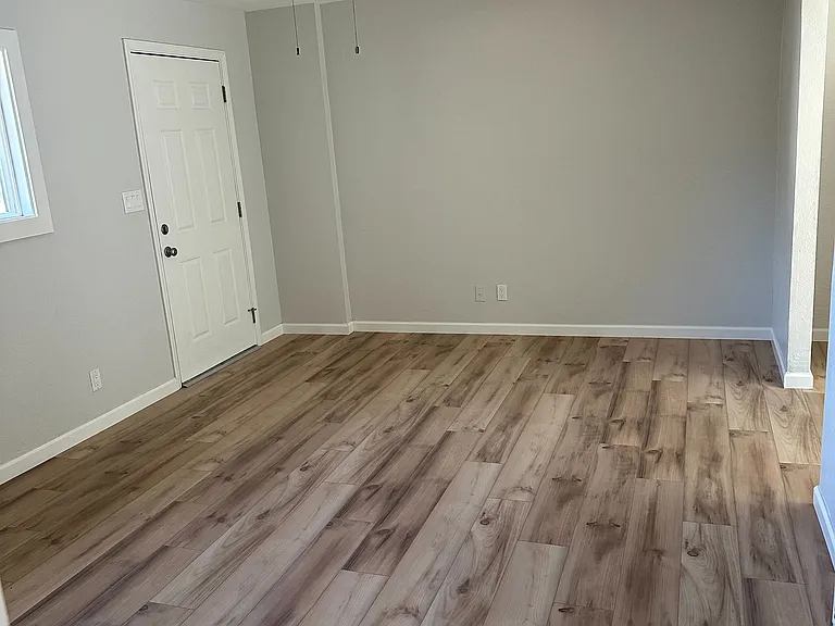 2732 Young St #A — Photo 10