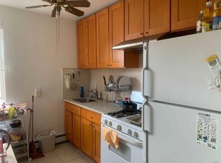 16011 72nd Ave, Fresh Meadows, NY 11365
