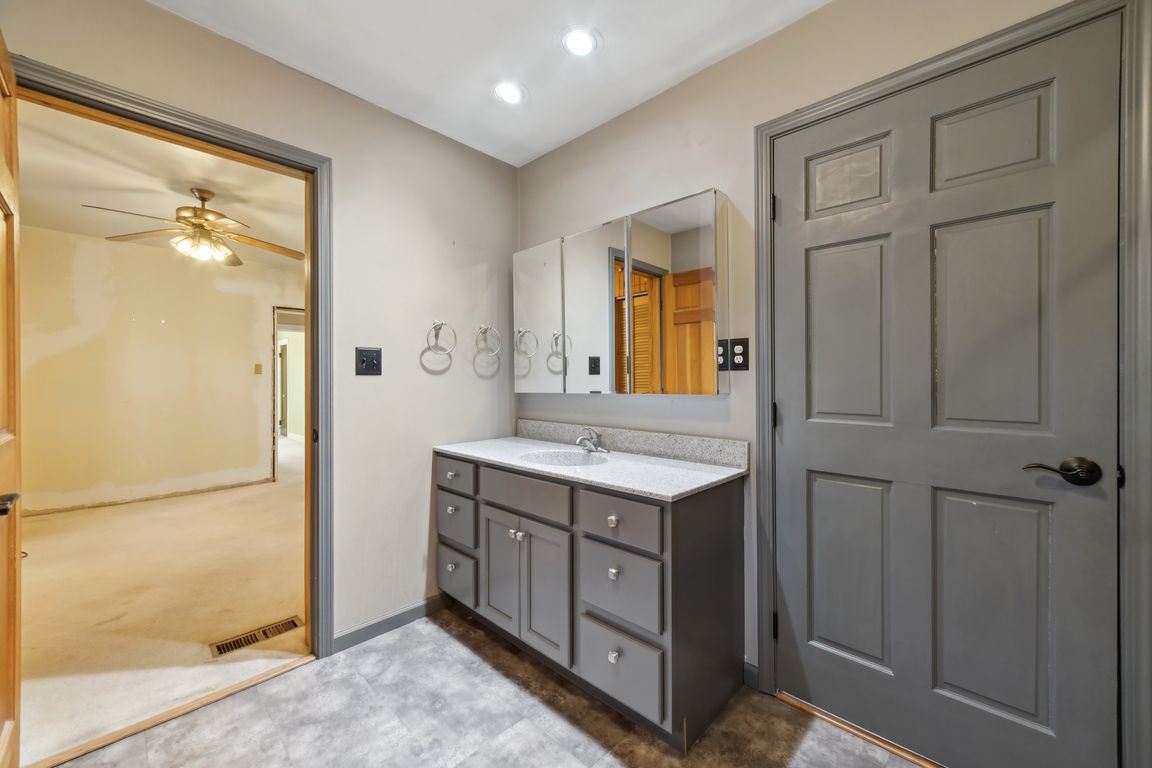 Woodlawn Dr-026.jpg