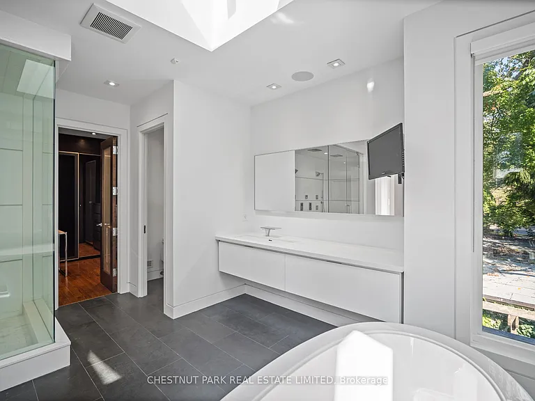 99 Crescent Rd — Photo 20