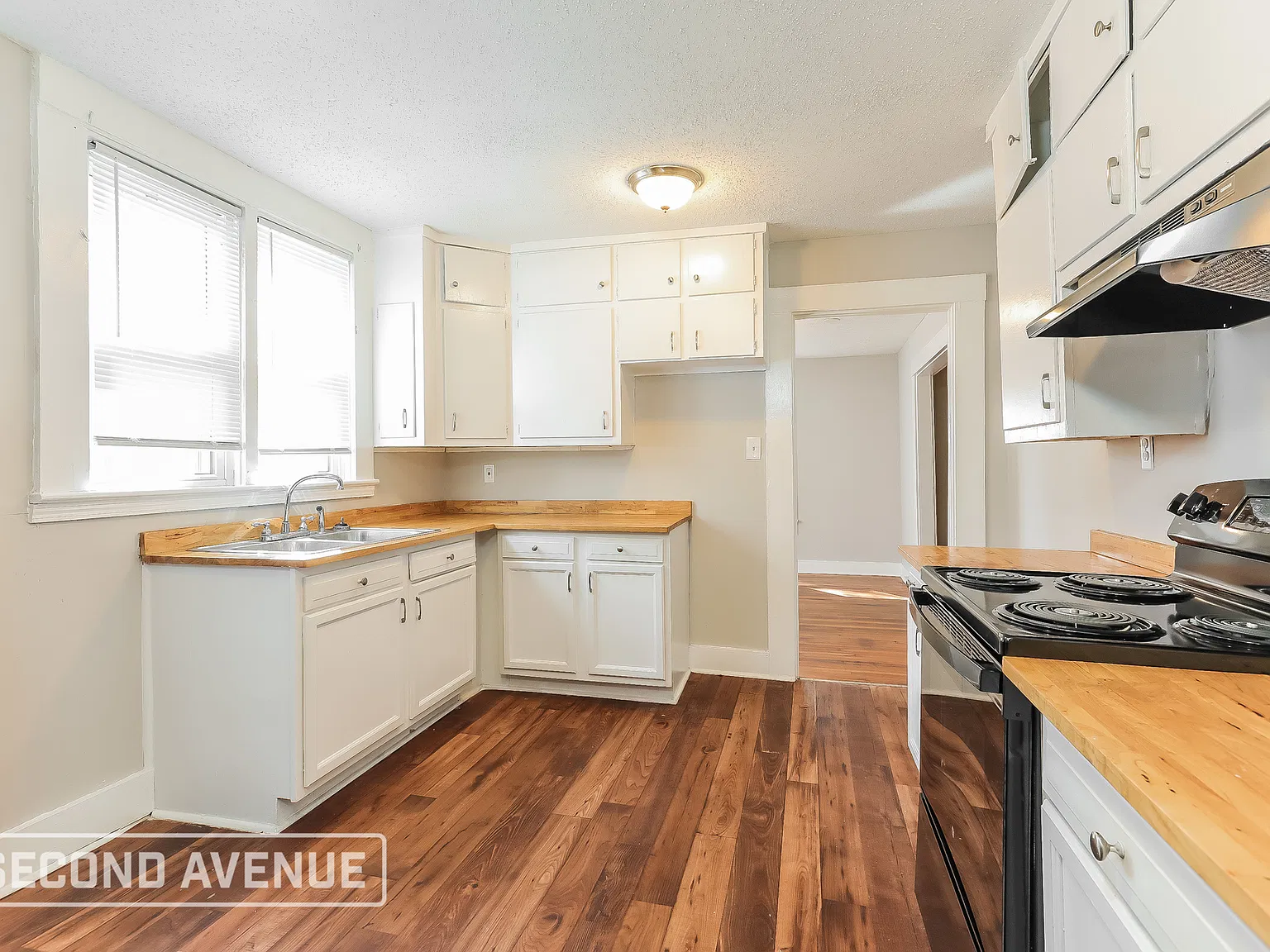 3 bed, 2.0 bath, 1242 sqft, $1,325 — Photo 3