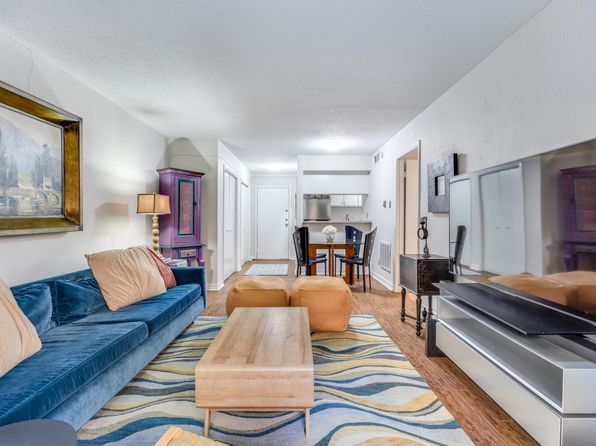 2720 Reagan St APT 102