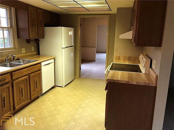 5th image of 6411 Deerings Ln