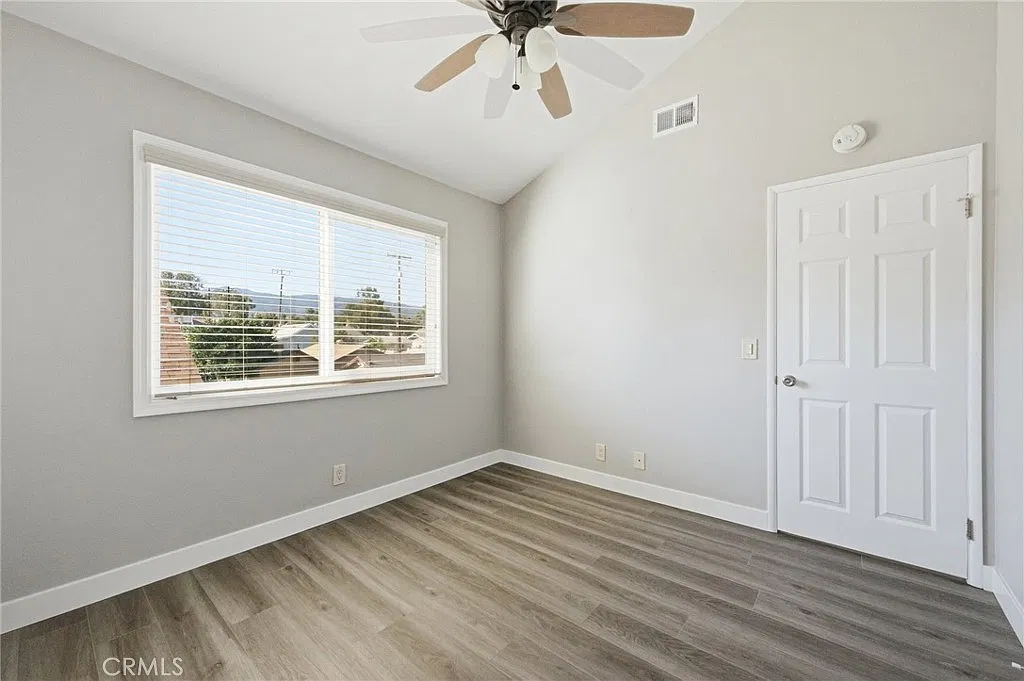 2 bed, 1.5 bath, 832 sqft, $2,350 — Photo 3