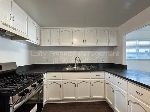 1427 Hoover Ave Photo 1