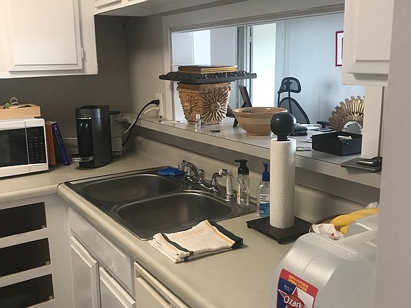 5th image of 3614 Montrose Blvd Unit 605