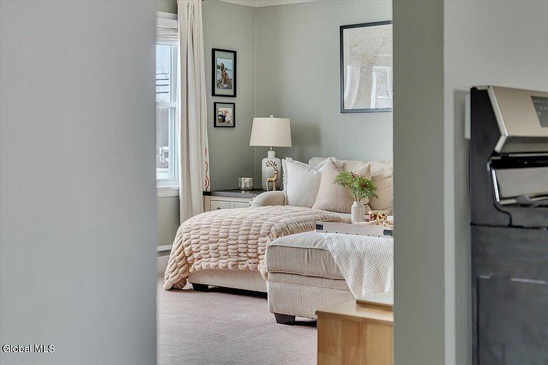 2nd image of 214 Northern Boulevard