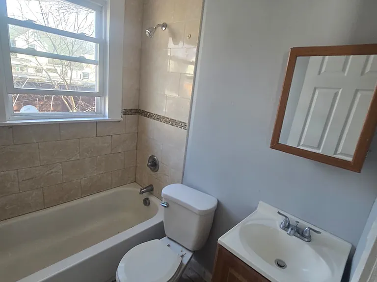 222 Elmwood Ave #2L — Photo 6