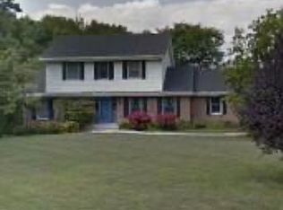 8632 W Sunnyvale Rd, Mequon, WI 53097