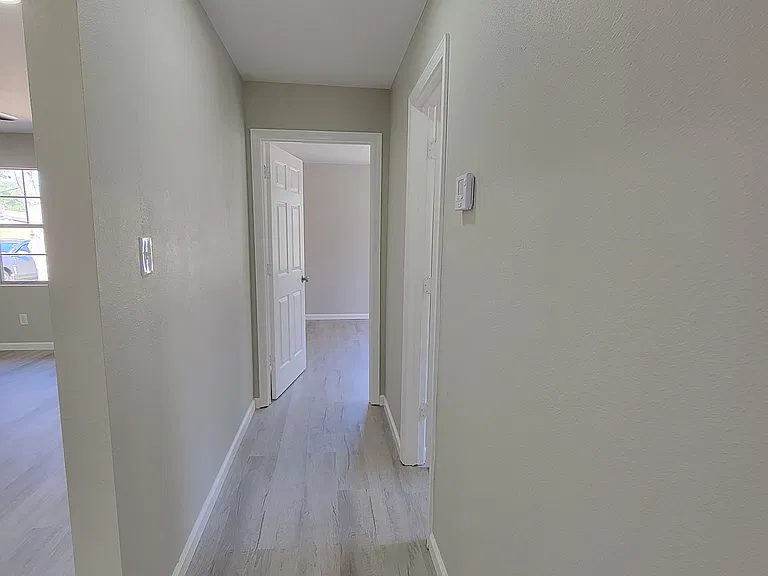 1615 Outer Dr — Photo 10