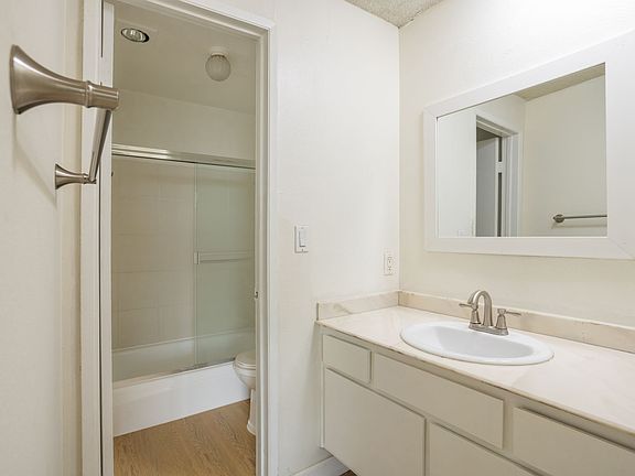 5th image of 724 N West Knoll Dr APT 306