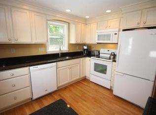 12 G St, Hull, MA 02045