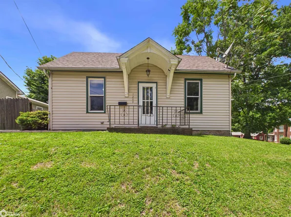 1209 Mercer St, Burlington, IA 52601