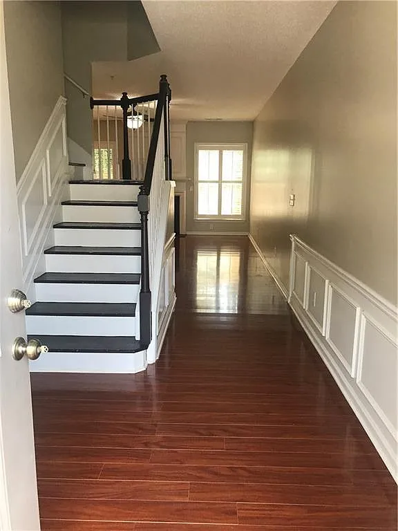 3 bed, 2.5 bath, 1776 sqft, $2,250 — Photo 2