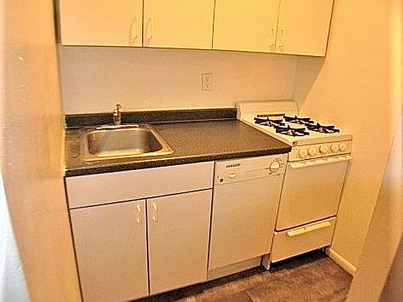 4th image of 229 E 29th St APT 1J