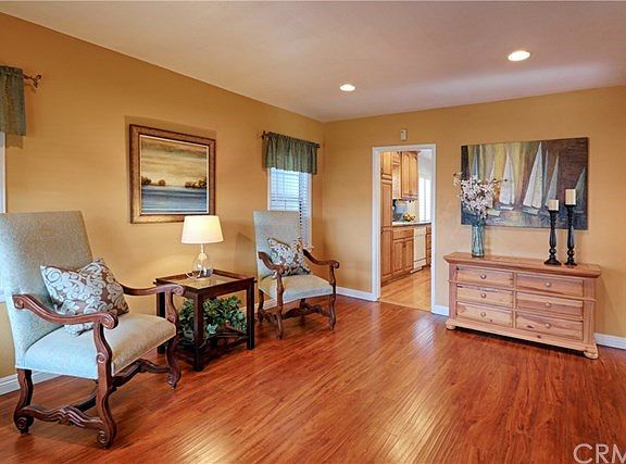 Entry LivingRoom, Can also be used as Dining Room