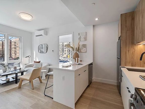 4th image of 80 Linden Blvd #7B