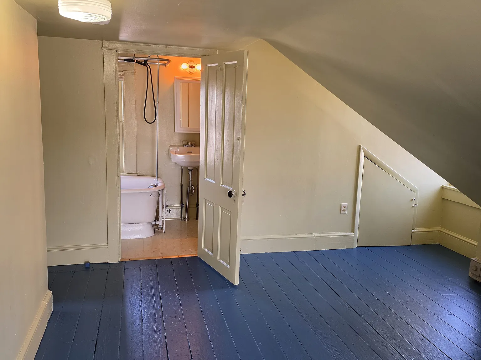 Studio, $1,050 — Photo 4