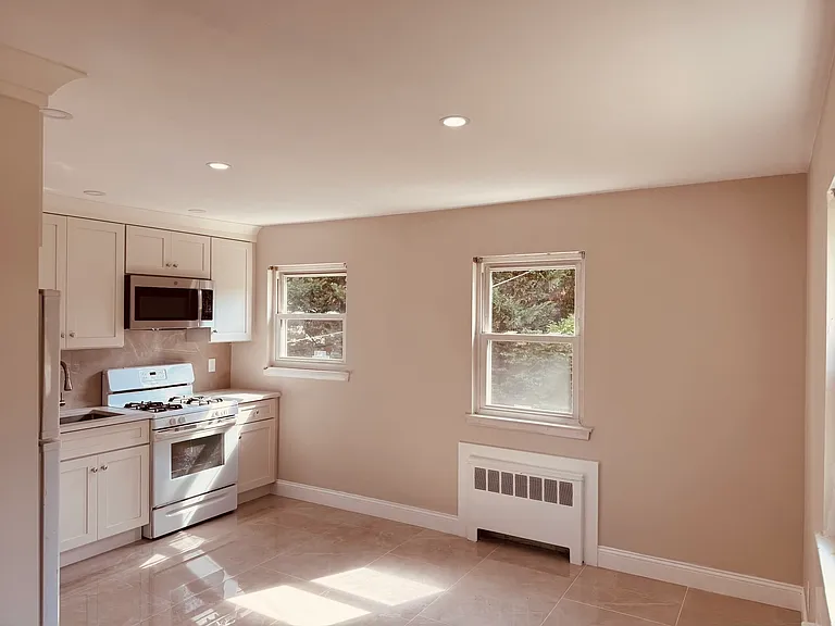 117 Bayview Ave #1B — Photo 3