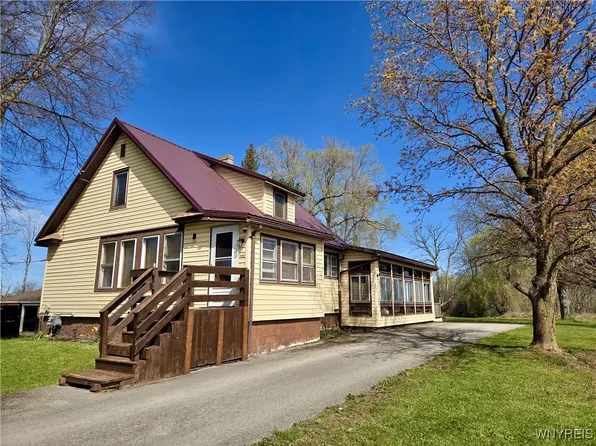 11343 Slade Rd, Medina, NY 14103