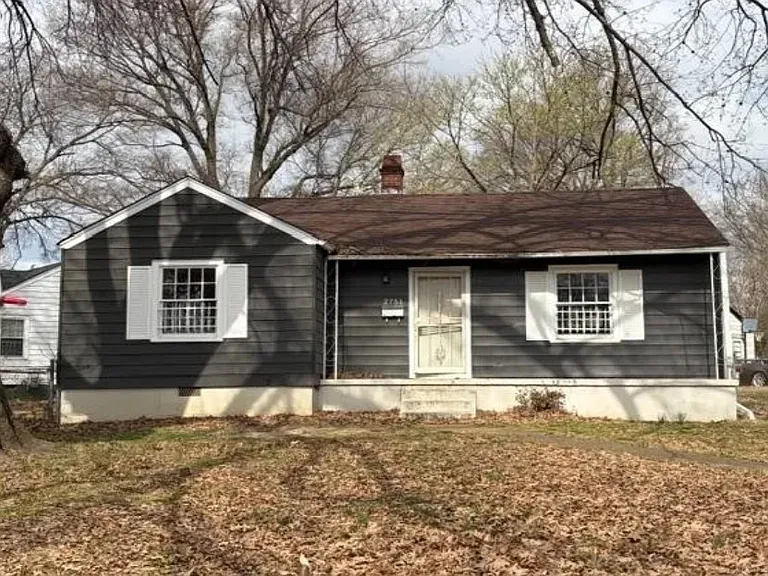 2751 Henley Dr — Photo 1