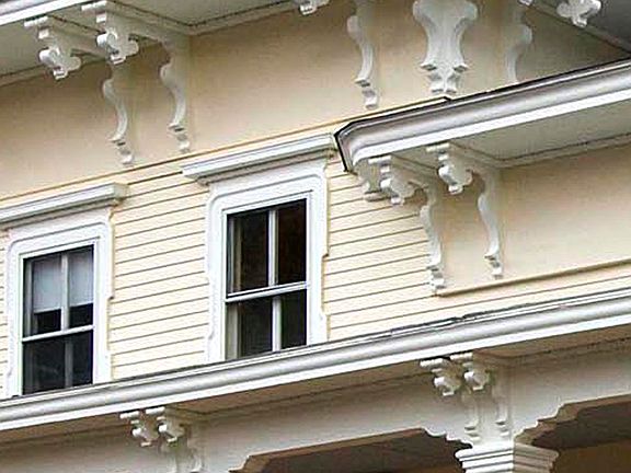 Ornate Italianate brackets