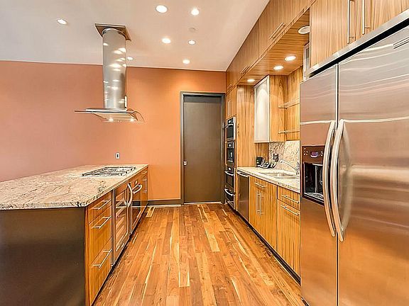 4th image of 1600 Post Oak Blvd #1202