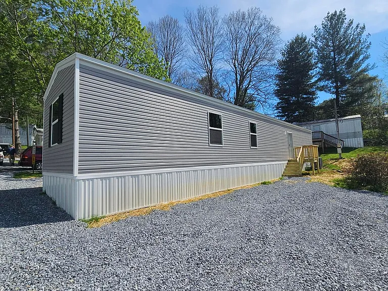 Welcome Home to Colony Park Johnson City's Hidden Gem! — Photo 28