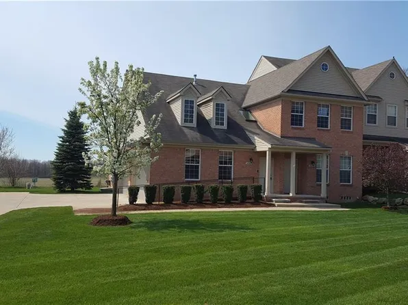 4860 Paladin Dr, Shelby Township, MI 48316