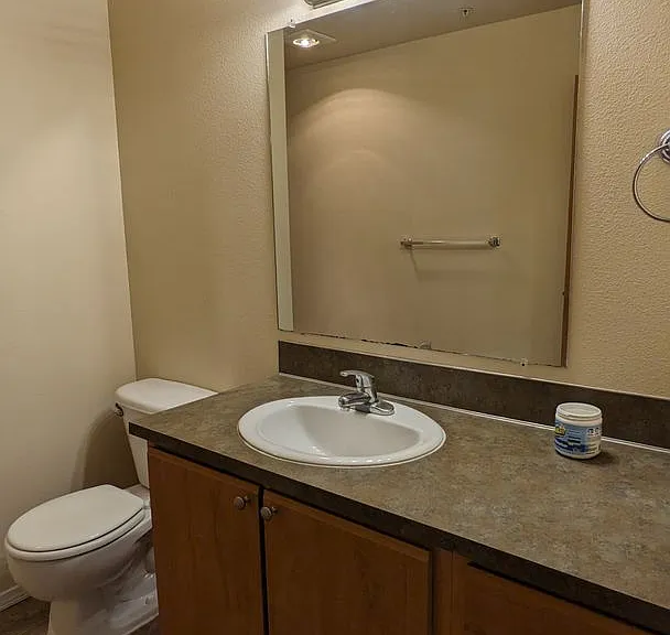 Wellesley Park Apartments — Photo 33