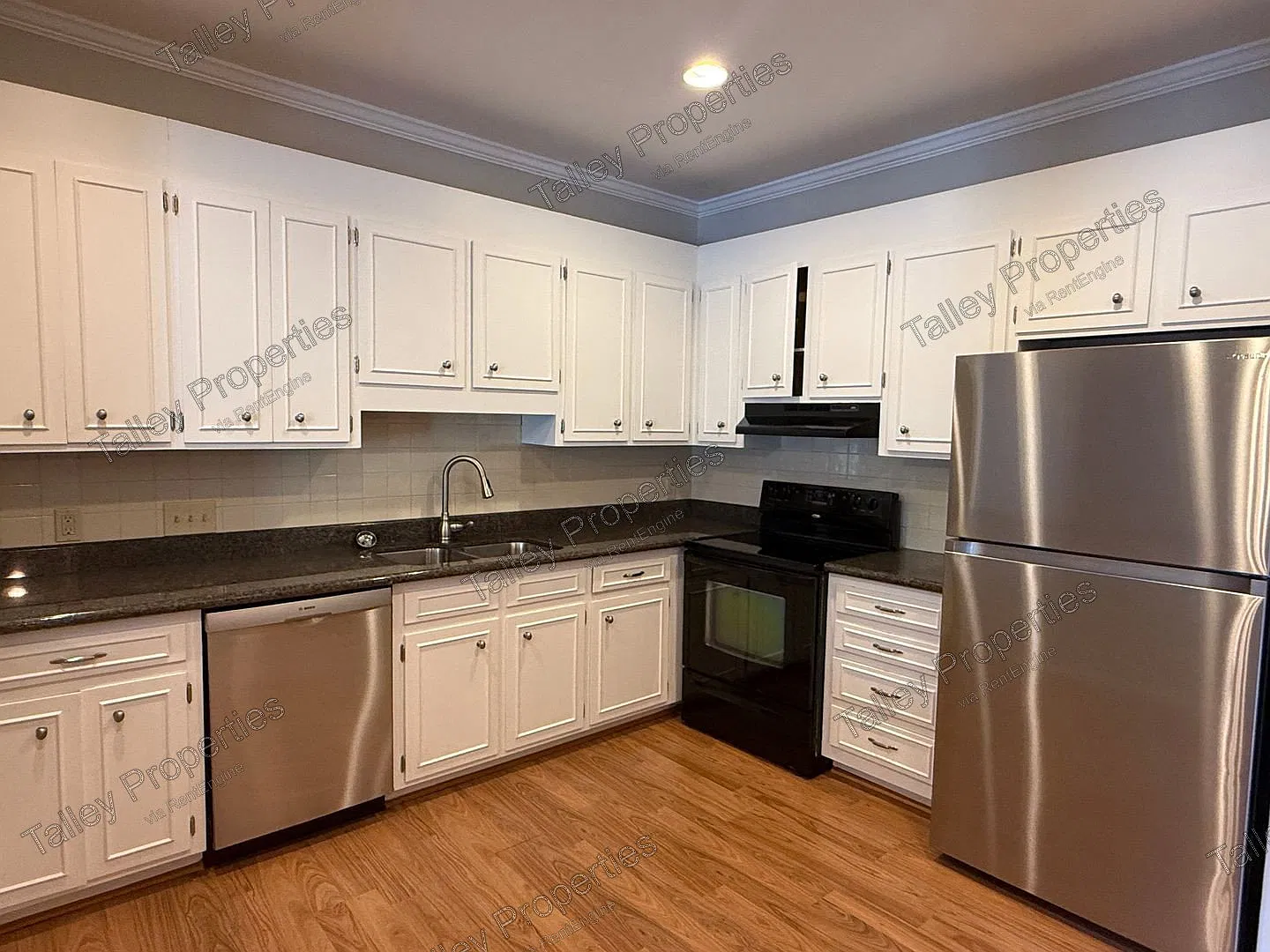 2 bed, 2.0 bath, 1137 sqft, $1,899 — Photo 4