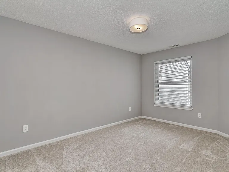 4752 Woodglen Ct — Photo 17