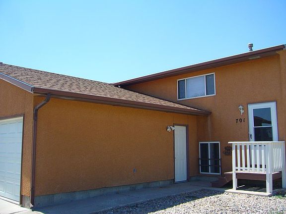 2nd image of 701 S Bellflower Dr