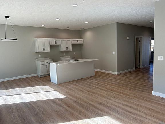 2nd image of 2412 Hinrich Ct