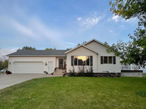 1020 Elizabeth Ave N, Thief River Falls, MN 56701