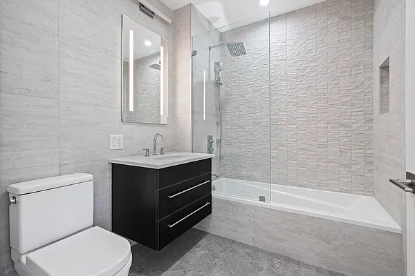 Sold by Daniel Gale Sotheby's International Realty | media 7