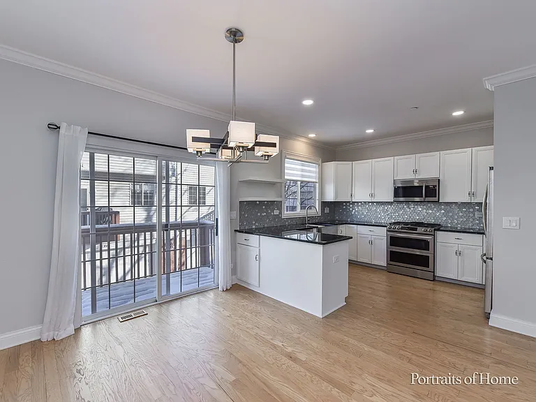 850 Shandrew Dr — Photo 12