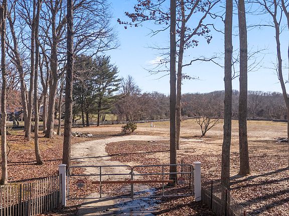 5th image of 1831 Campbell Road