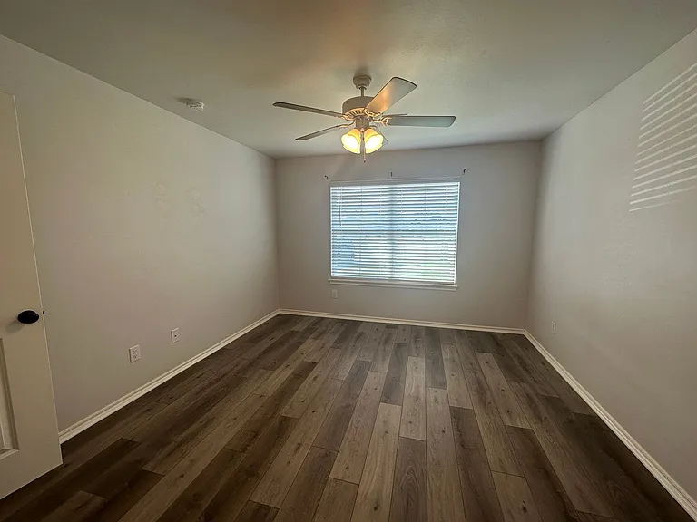 15749 Potomac Dr — Photo 13