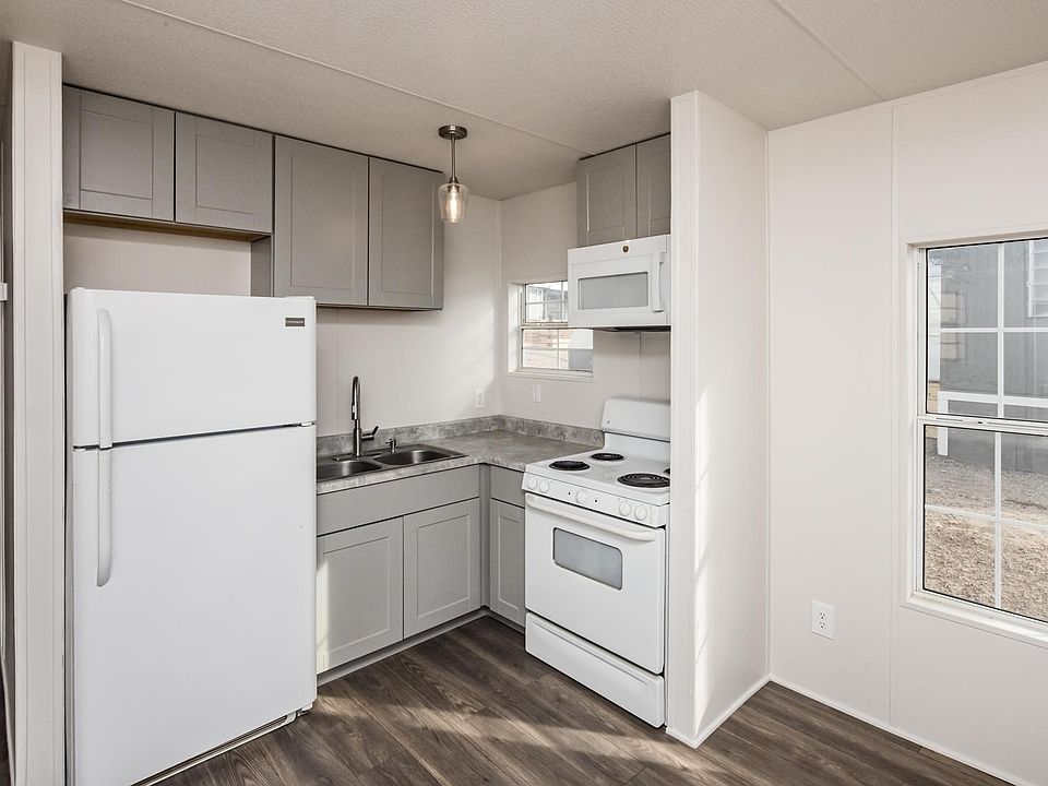 2nd image of 1100 Riverside Dr #216